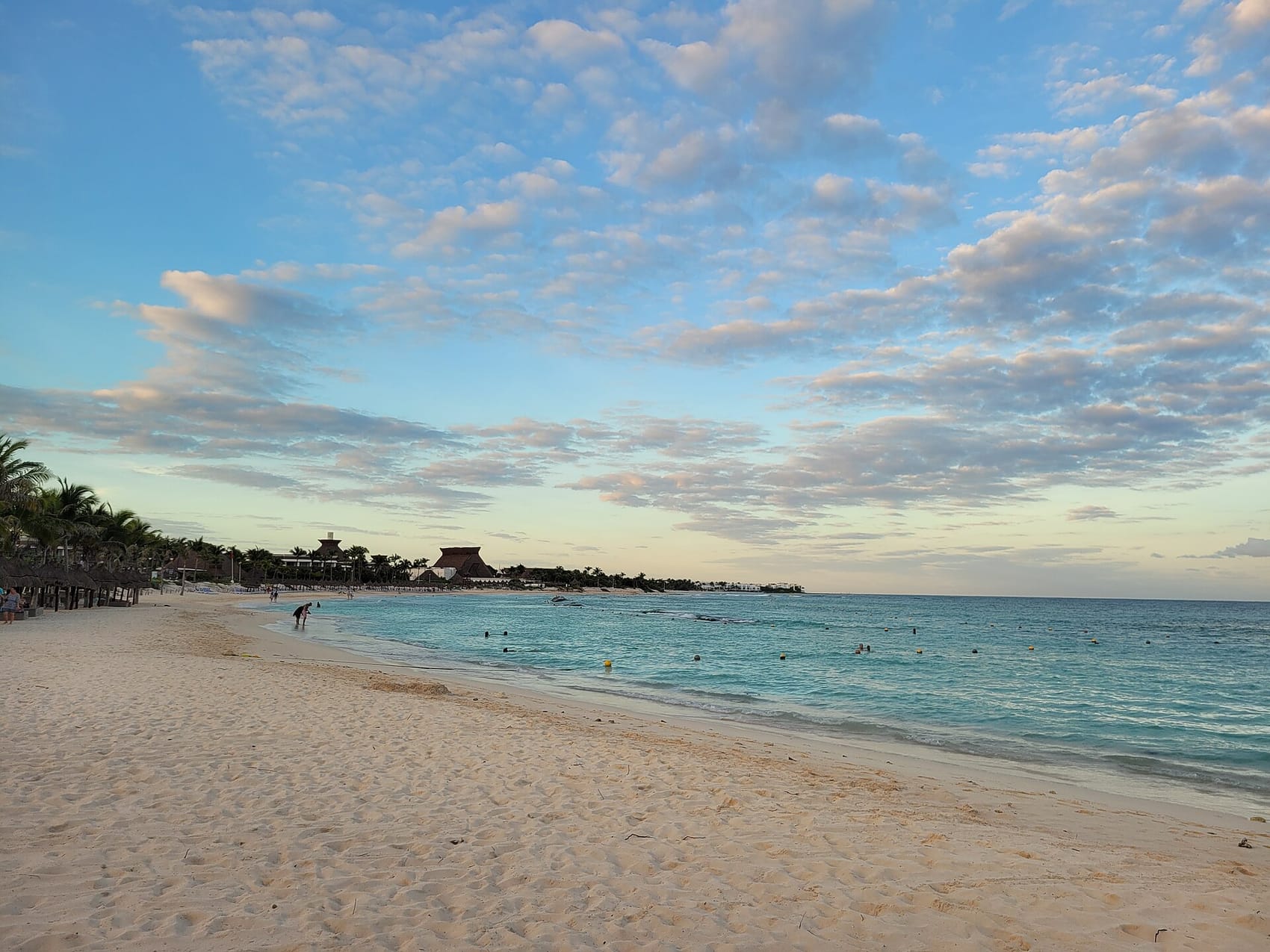 Playa Paraíso de arena blanca y mar turquesa en Tulum